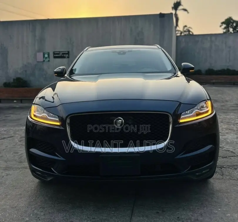 Jaguar F-Pace 2019 Blue