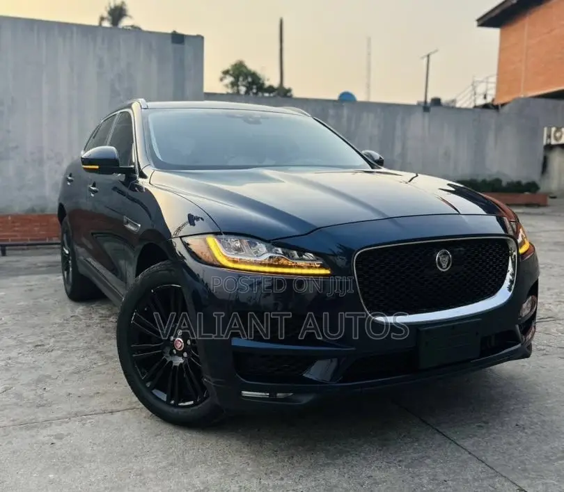 Jaguar F-Pace 2019 Blue