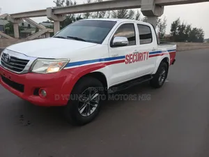 Toyota Hilux 2011 White