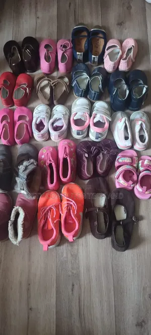 Shoes, Wears and Tiddly