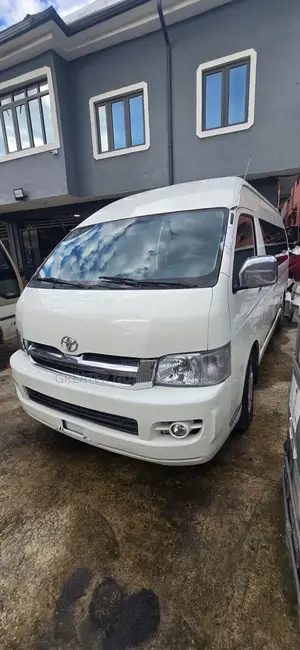 Toyota HiAce 2012 White