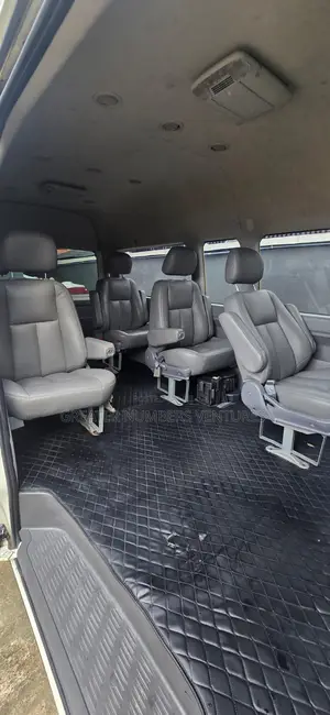 Toyota HiAce 2012 White