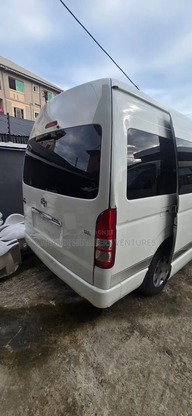 Toyota HiAce 2012 White