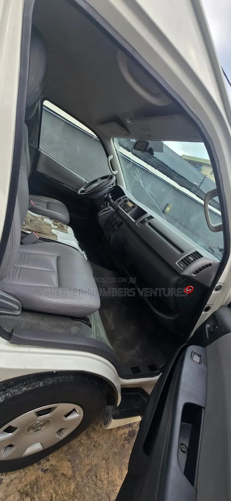 Toyota HiAce 2012 White