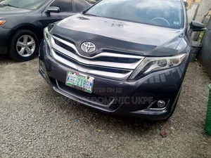 Toyota Venza XLE 4dr Wagon AWD (2.7L 4cyl 6A) 2014 Gray