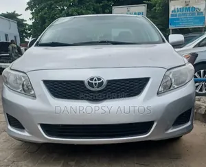Toyota Corolla LE 4dr Sedan (1.8L 4 cyl 4A) 2009 Silver