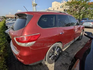 Nissan Pathfinder Platinum FWD 2013 Red