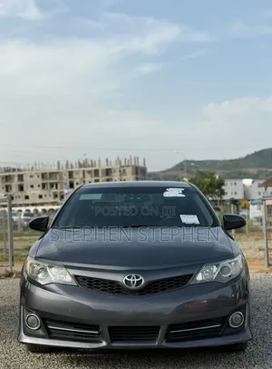Toyota Camry SE 4dr Sedan (2.5L 4cyl 6A) 2014 Gray