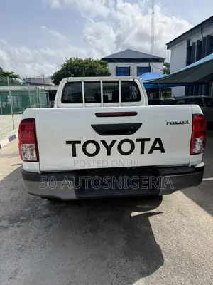 New Toyota Hilux 2024 White