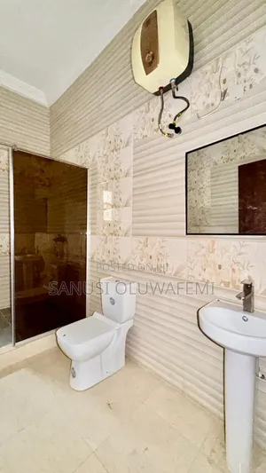 5bdrm Duplex in Parkview Estate for rent
