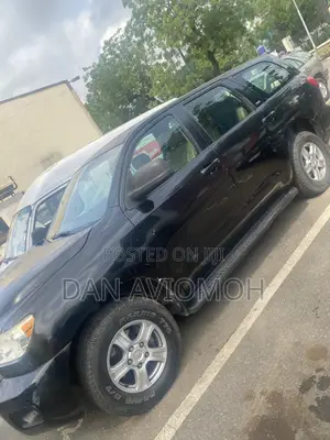 Toyota Sequoia Limited 4dr SUV 4WD (5.7L 8cyl 6A) 2010 Black