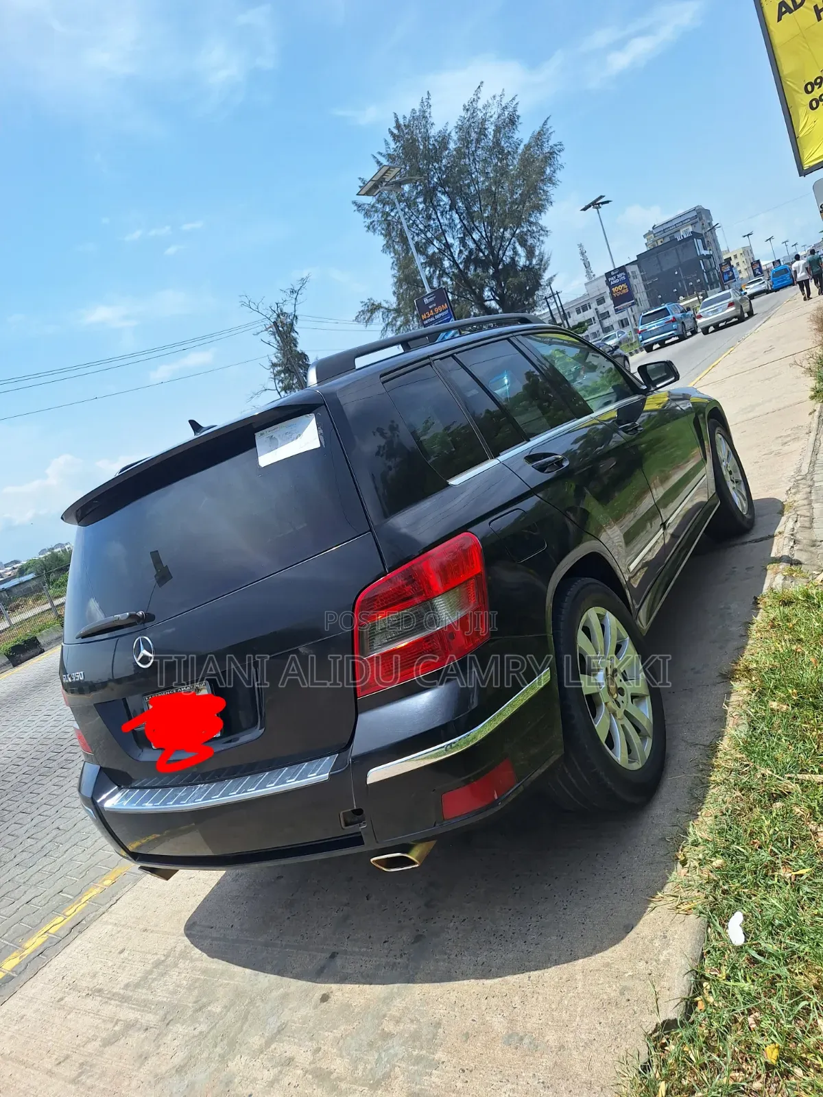 Mercedes-Benz 1422 2011 Black