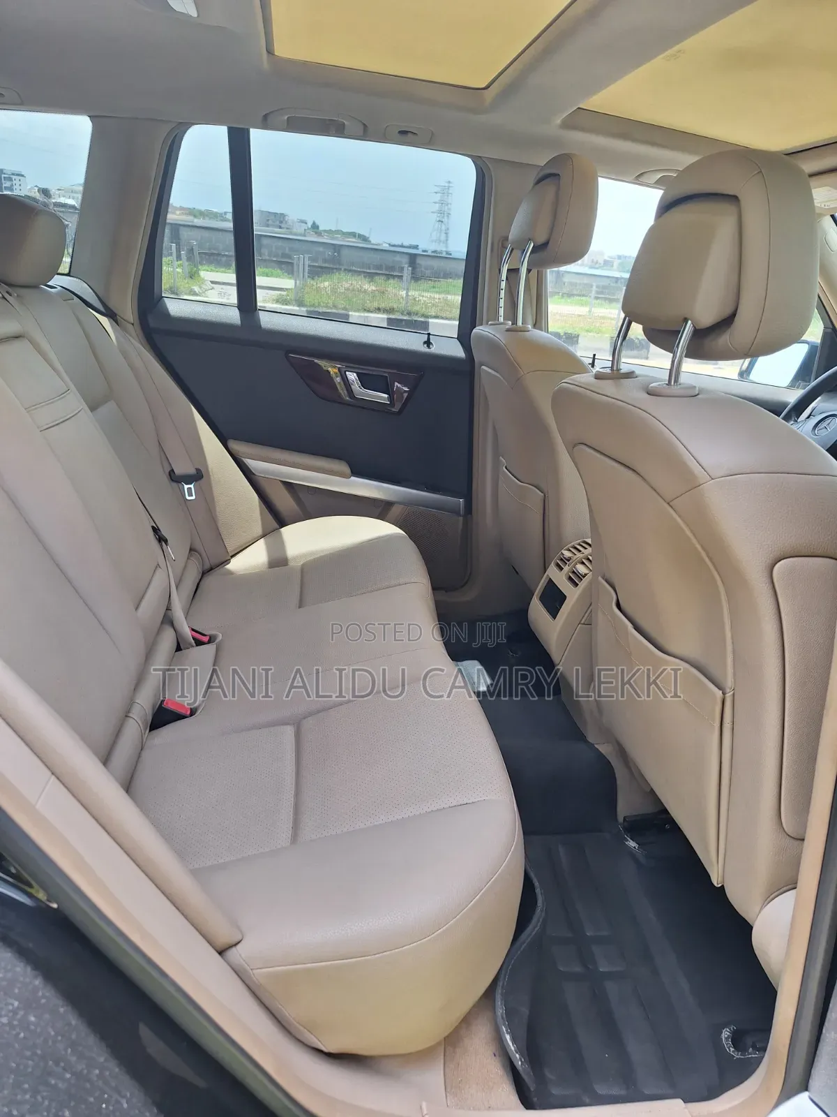 Mercedes-Benz 1422 2011 Black