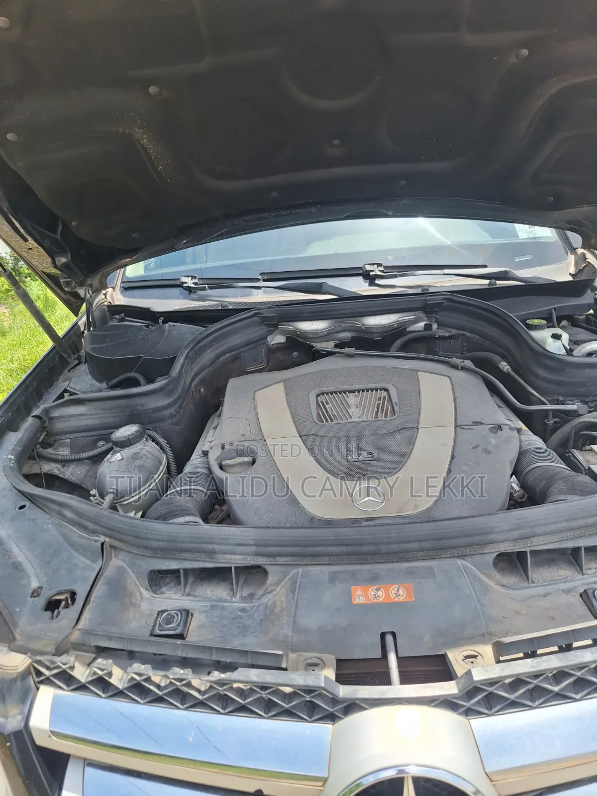 Mercedes-Benz 1422 2011 Black