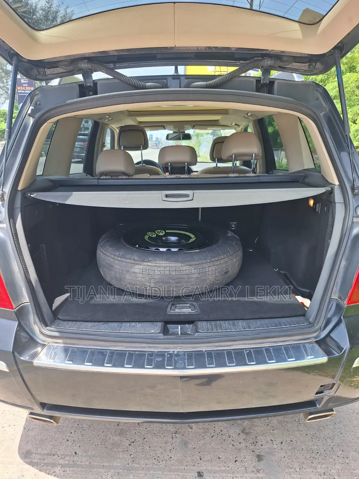 Mercedes-Benz 1422 2011 Black