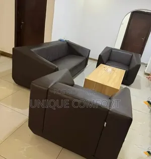 5 Seaters Original Lifemate Leather Sofa Chairs (3,1,1) Seaters