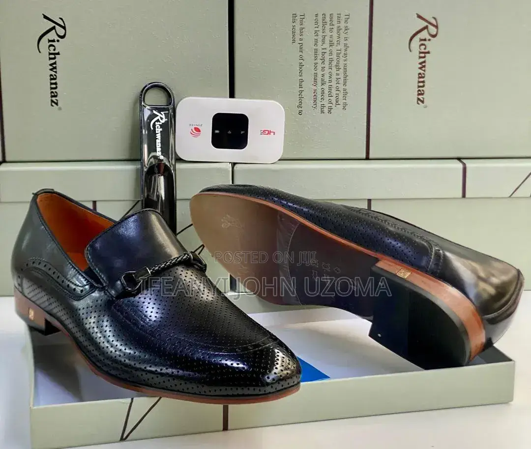 Green, Black Color Leather Corporate Shoe