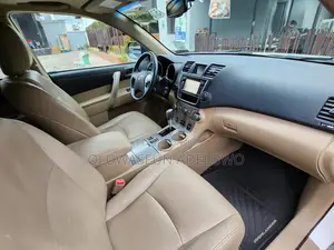 Toyota Highlander SE 3.5L 4WD 2013 White