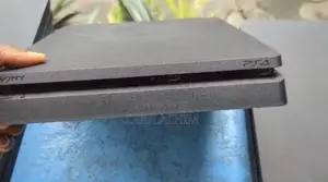 Playstation 4 Slim