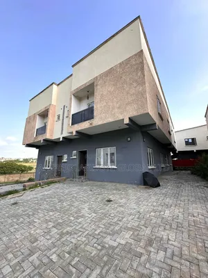 4bdrm Duplex in In An Estate for sale