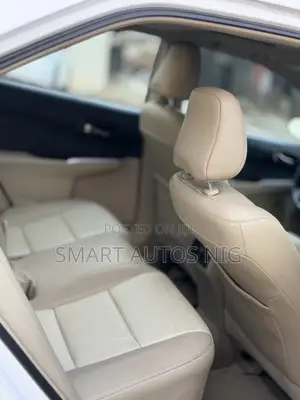 Toyota Camry XLE 4dr Sedan (2.5L 4cyl 6A) 2013 Silver