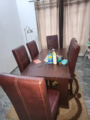 6 Seaters Dinning Table With Chairs.