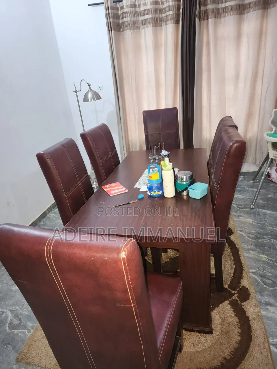 6 Seaters Dinning Table With Chairs.