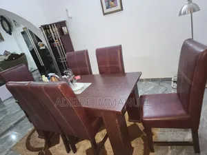 6 Seaters Dinning Table With Chairs.