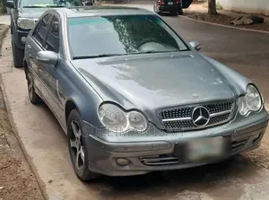 Mercedes-Benz C240 2.6 RWD 2005 Gray