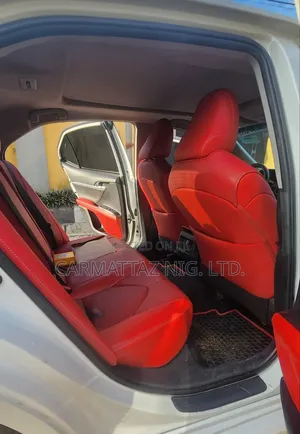 Toyota Camry XSE (2.5L 4cyl 8A) 2019 White
