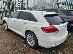 Toyota Venza XLE 2011 White