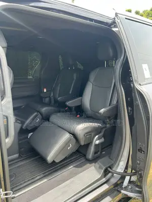 Toyota Sienna Limited 7-Passenger AWD 2025 Gray