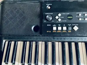 Yamaha PSR-E223 Keyboard | Lagos | Uk-Used, Tested 100%