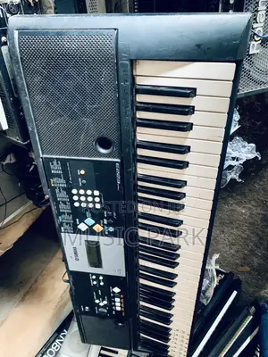 Yamaha PSR-E223 Keyboard | Lagos | Uk-Used, Tested 100%