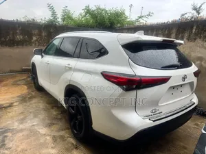 Toyota Highlander XLE 2021 White