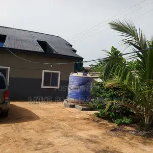 1bdrm Block of Flats in Close To Central for rent