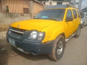 Nissan Xterra Automatic 2004 Yellow
