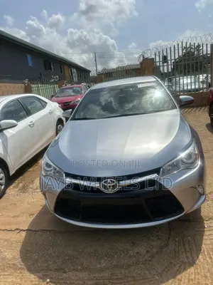 Toyota Camry LE 4dr Sedan (2.5L 4cyl 6A) 2016 Silver