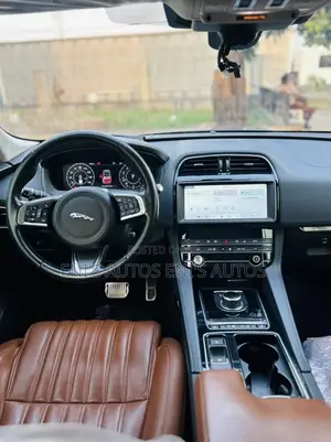 Jaguar F-Pace 30t Prestige AWD 2019 Black