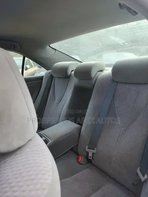 Toyota Camry LE 4dr Sedan (2.5L 4cyl 6AM) 2010 Gray