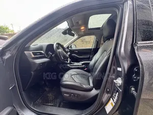 Toyota Highlander XLE AWD 2020 Gray