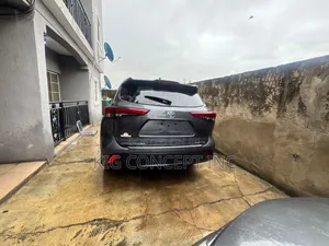 Toyota Highlander XLE AWD 2020 Gray