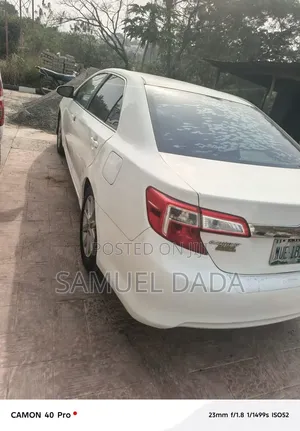 Toyota Camry XLE 4dr Sedan (2.5L 4cyl 6A) 2012 White