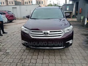Toyota Highlander Limited 3.5L 2WD 2013 Pink