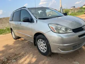 Toyota Sienna 2008 Gold