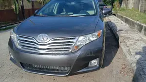 Toyota Venza LE 2010 Gray