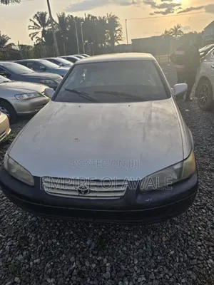Toyota Camry 2001 Gold