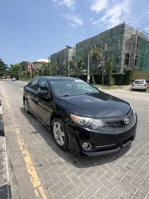 Toyota Camry SE 4dr Sedan (2.5L 4cyl 6A) 2013 Black