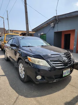 Toyota Camry XLE 4dr Sedan (2.5L 4cyl 6AM) 2010 Black