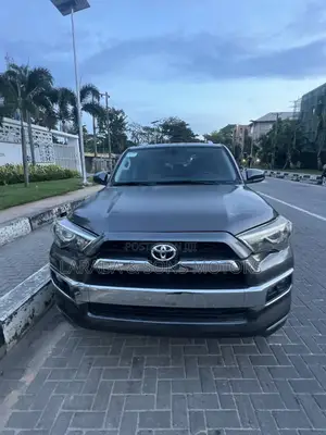 Toyota 4-Runner Limited 4dr 4x4 (4.0L 6cyl 5A) 2017 Gray
